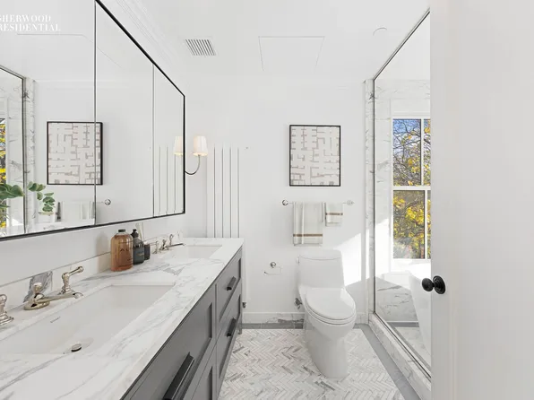 118 Lafayette Avenue image 7 of 14