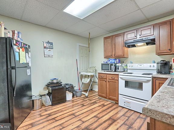 4th image of 24 S Lancaster St #26