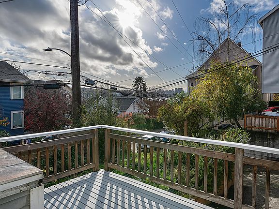 Private deck and view of downtown and Lake Union