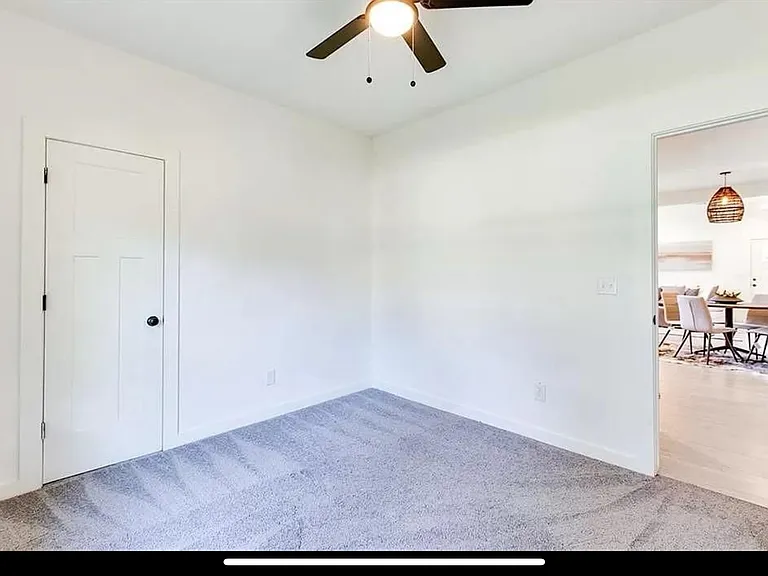 1904 W Park Pl — Photo 12