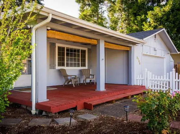 3296 Admiral St, Eugene, OR 97404