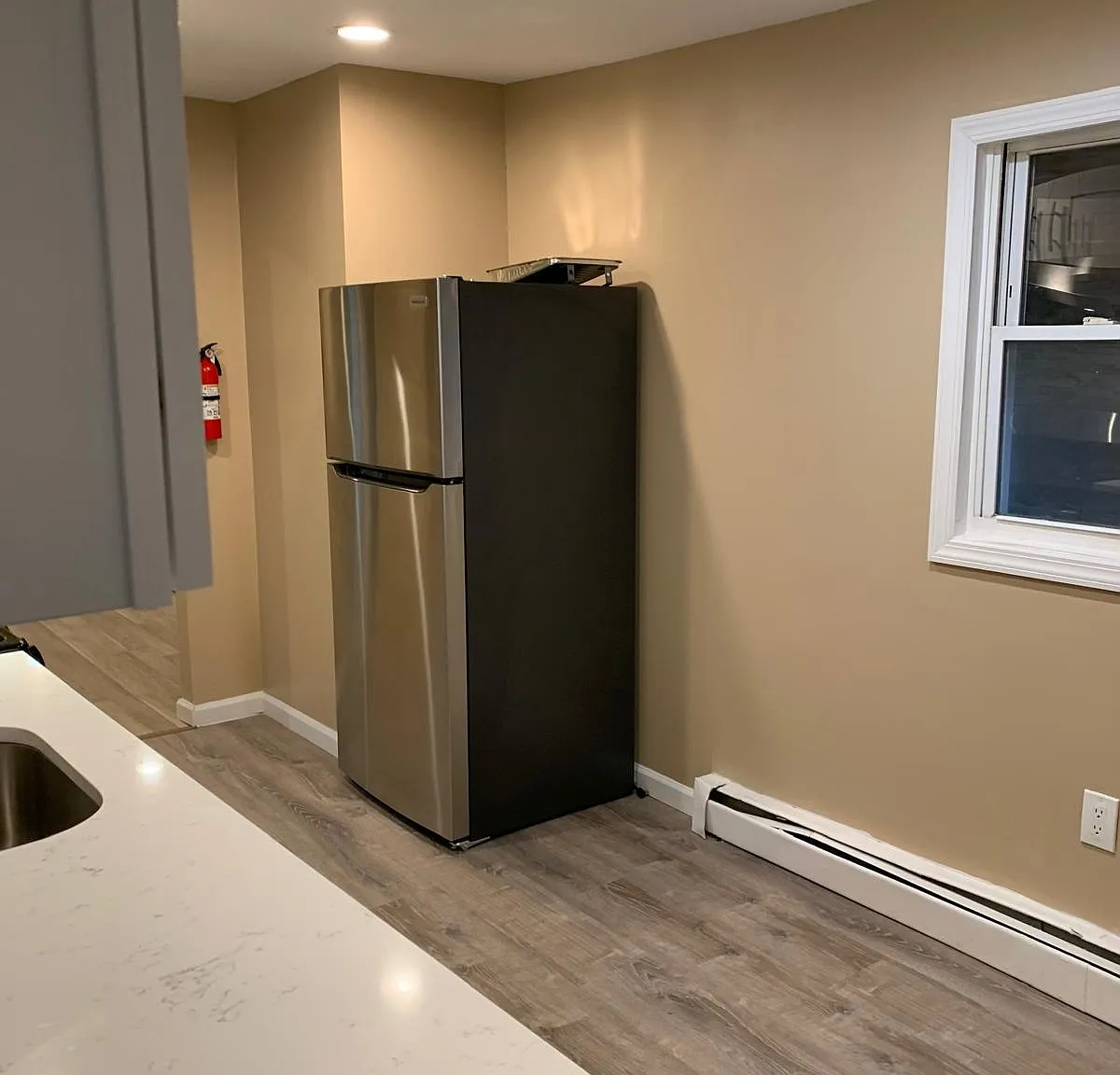 4 bed, 1000 sqft, $2,200 — Photo 4