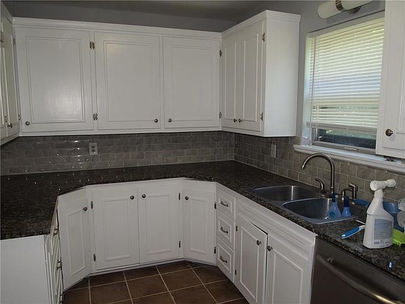 5th image of 1185 S Lake Sequoyah Dr