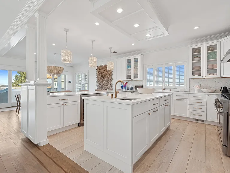 842 Dune Rd — Photo 7