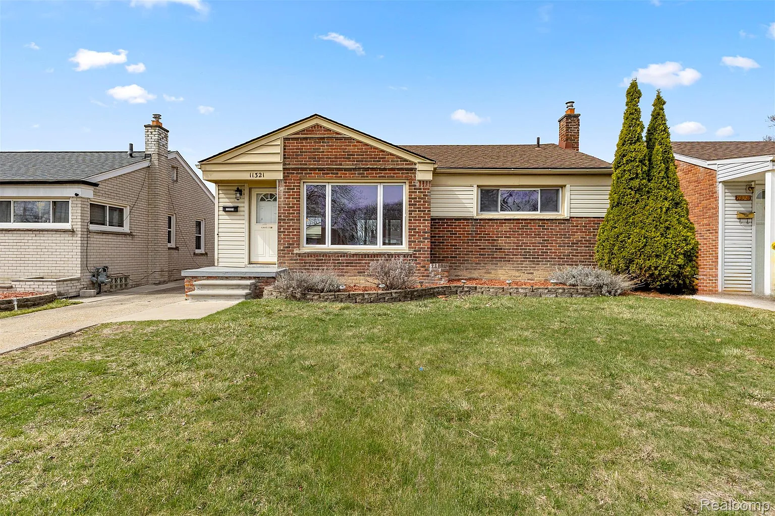 11321 Lenore St photo 1
