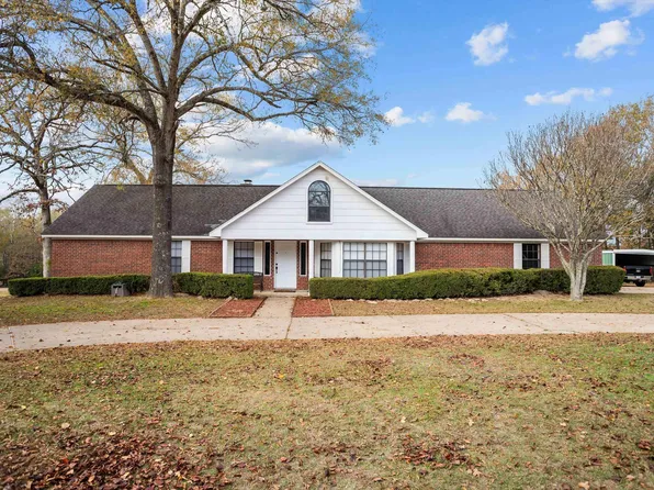 533 Creekwood St, Crockett, TX 75835