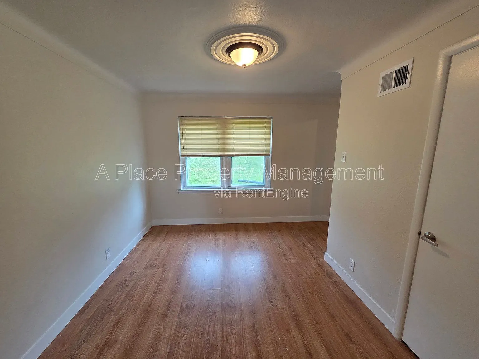 2 bed, 1.0 bath, 849 sqft, $1,195 — Photo 4