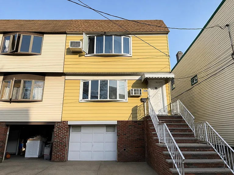 336 Avenue E — Photo 11