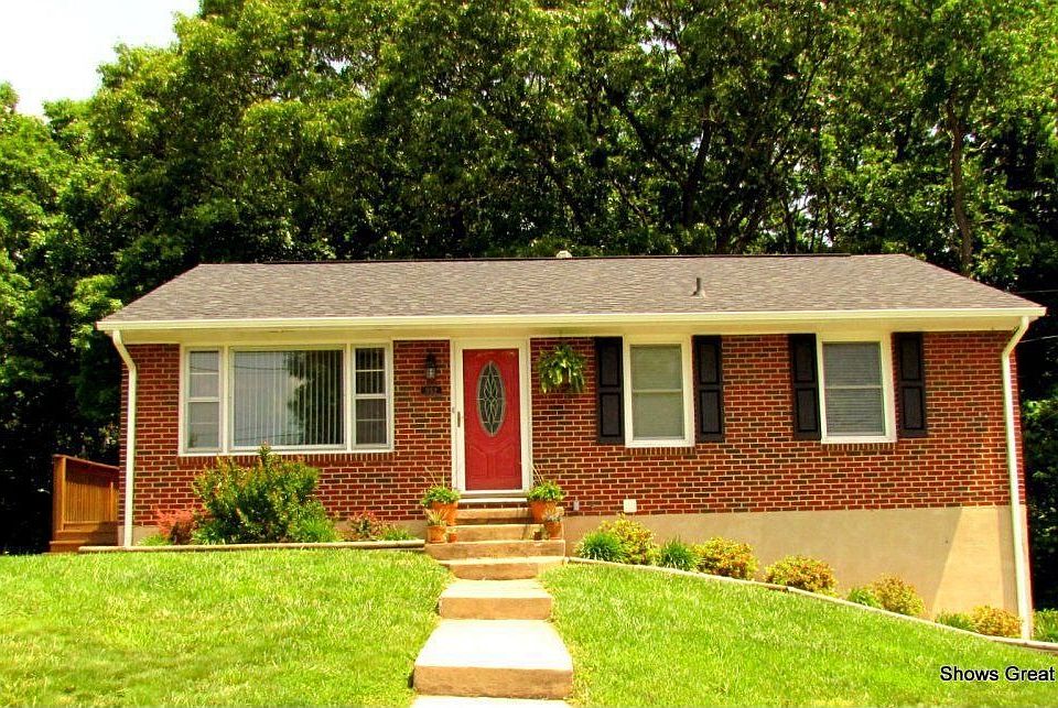 For Sale: 952 Emerald DR, Vinton, Virginia 24179