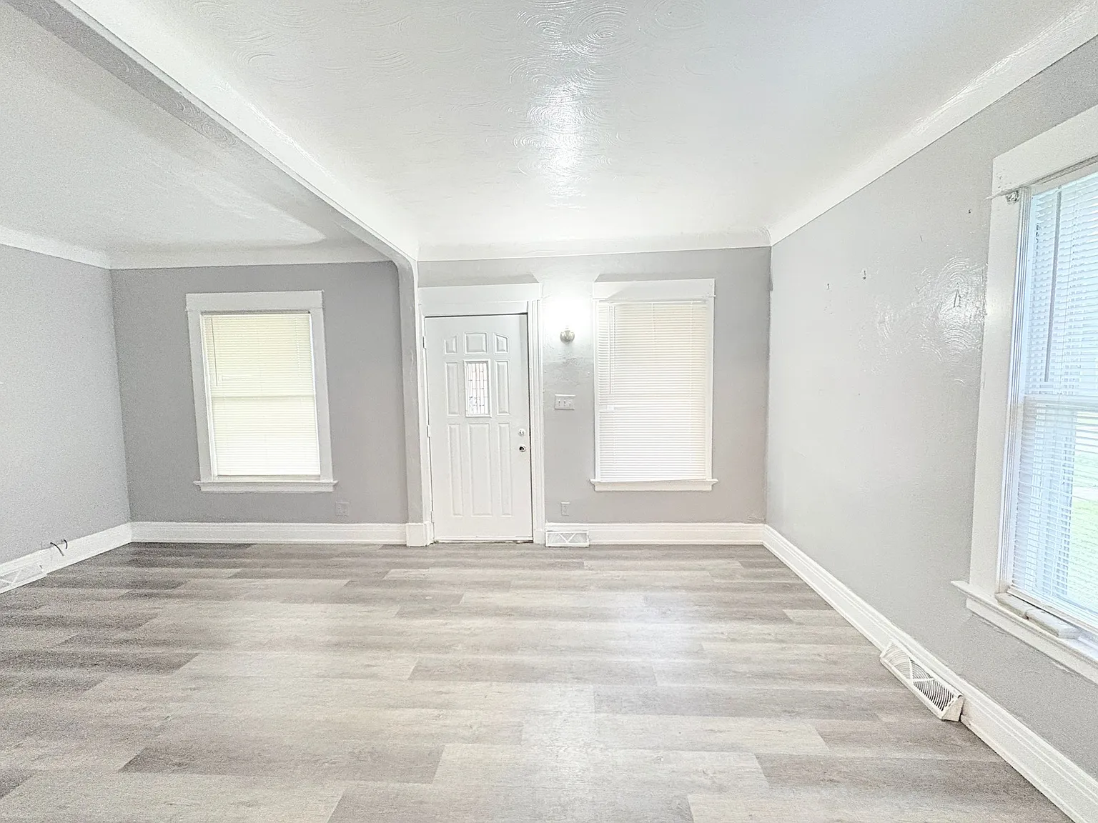 2 bed, 1020 sqft, $1,025 — Photo 3