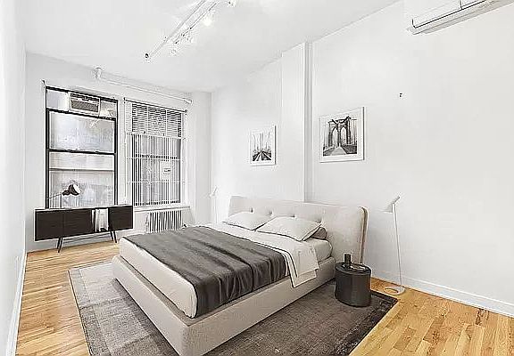 5th image of 9 E 16th St APT 3C