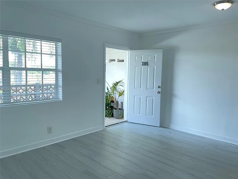 1450 NE 170th St #305 — Photo 15
