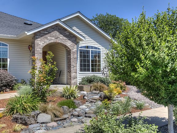 Pro designed gardens