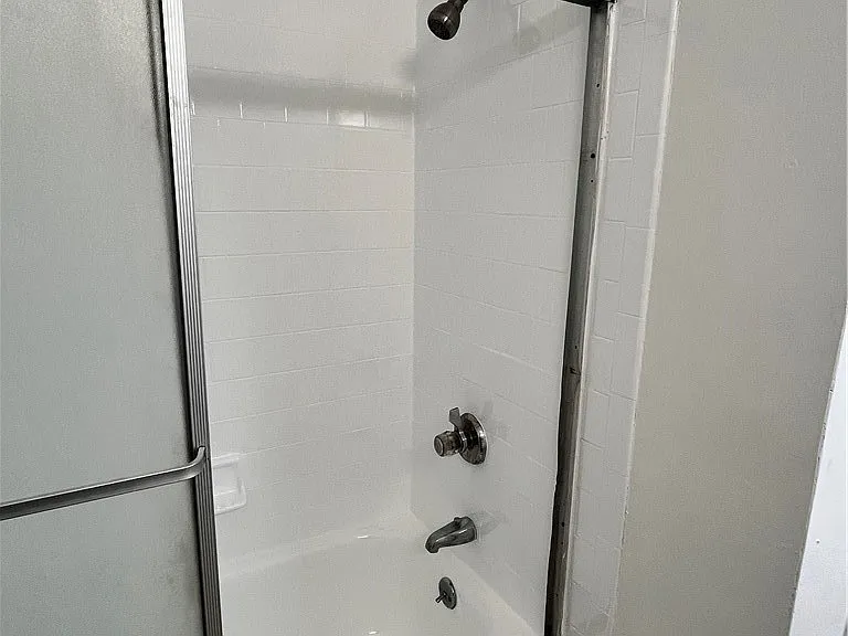 2844 Ardmore Ave #3 — Photo 8