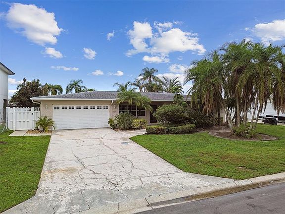 2nd image of 3921 E Eden Roc Cir