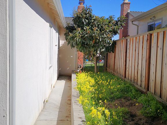 5th image of 781 Acacia Ave