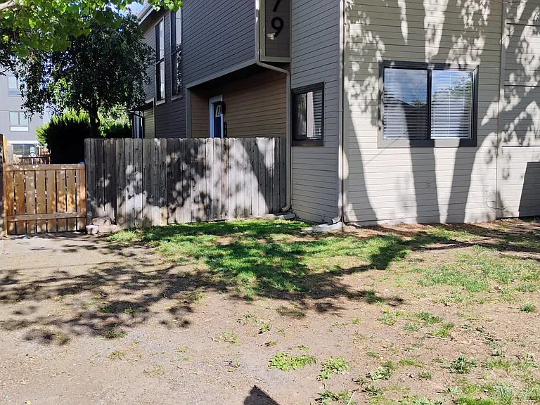 1579 Hooker St — Photo 21