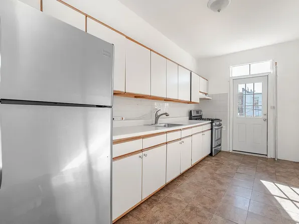 32-21 43rd Street image 1 of 10