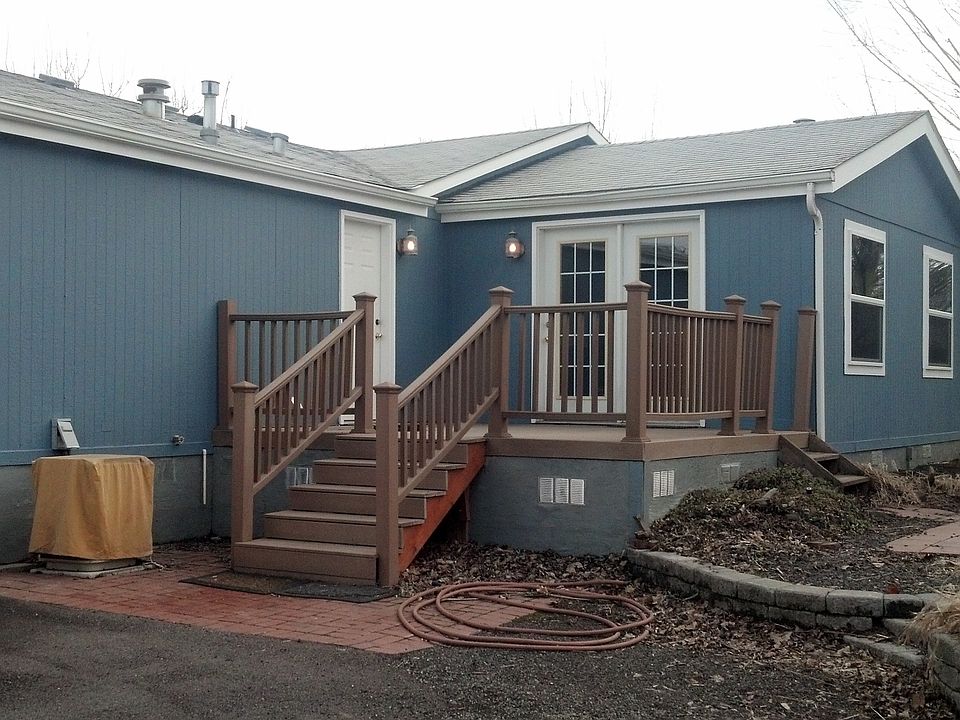 1st image of 452 S Park St