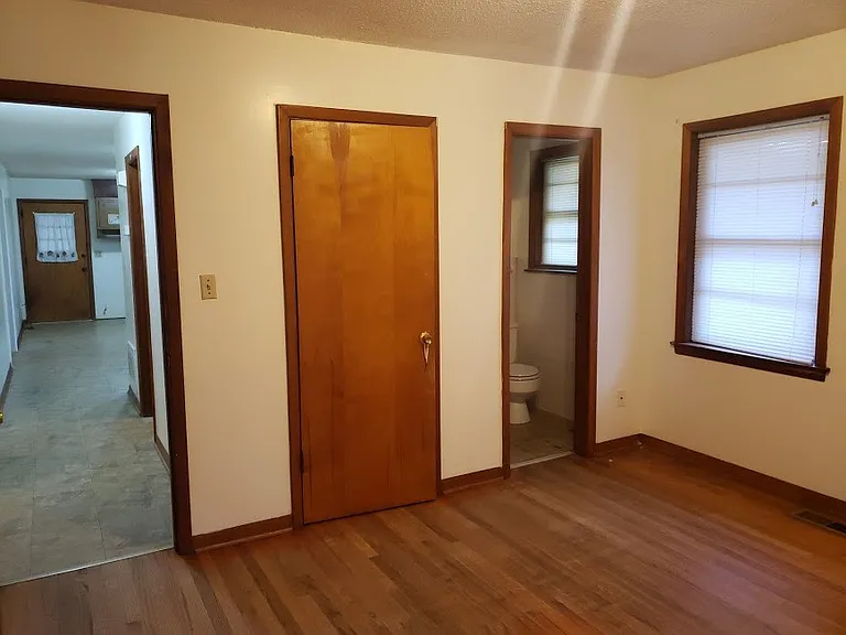 908 SE Maynard Rd — Photo 4