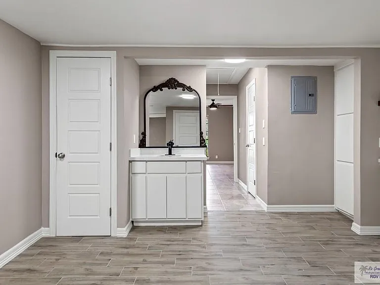 1925 Loquat Dr — Photo 17