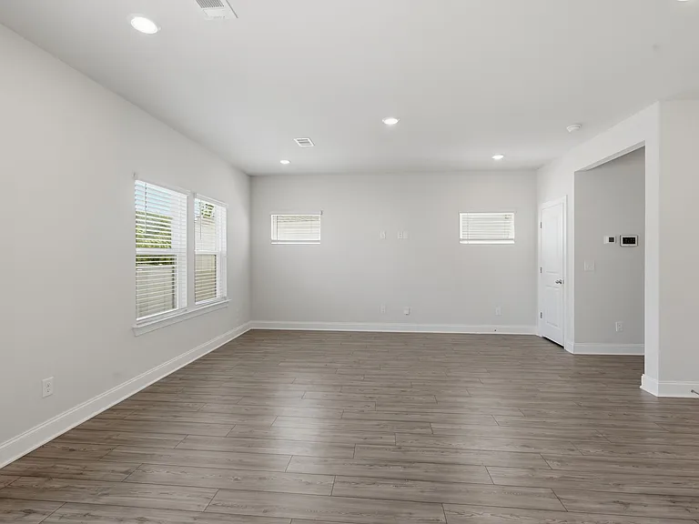 4371 Skyridge Dr — Photo 4