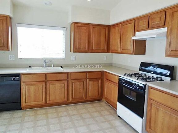 4th image of 9396 Borough Park St