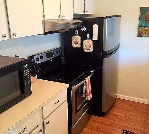 4th image of 5844 NE 75th St #D201