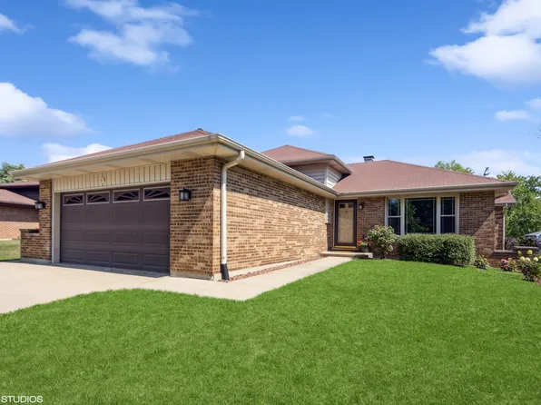 424 Wesley Ln, Westmont, IL 60559