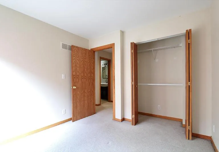 604 S Loomis St — Photo 22