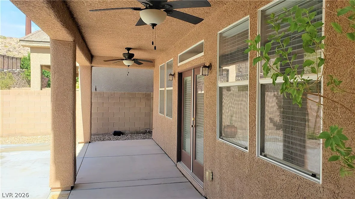 4 bed, 2.5 bath, 2066 sqft, $2,395 — Photo 4