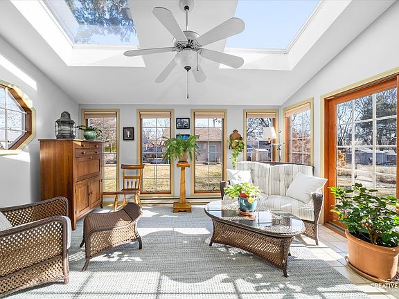 5th image of 1220 Kenilworth Pl