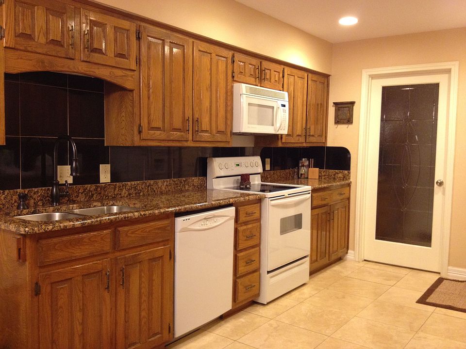 2nd image of 3106 Lakeside Dr