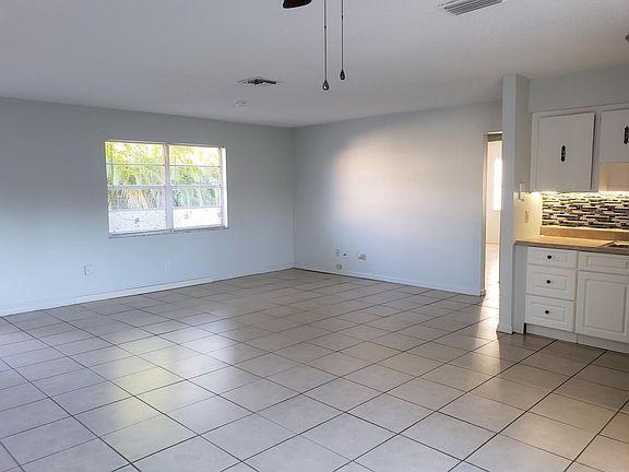 4th image of 4752 SE Ebbtide Ave #4752