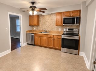 84 2nd St APT 1, Mineola, NY 11501