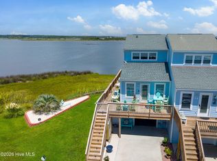 35 Bermuda Landing Pl, North Topsail Beach, NC 28460
