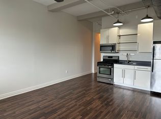 5 Shore Ln #9, Bay Shore, NY 11706
