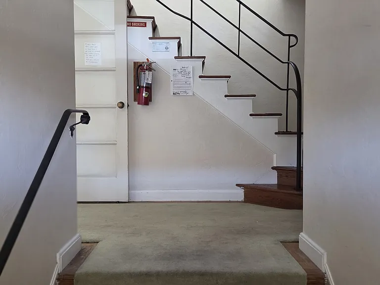 1051 Castro St #1 — Photo 14