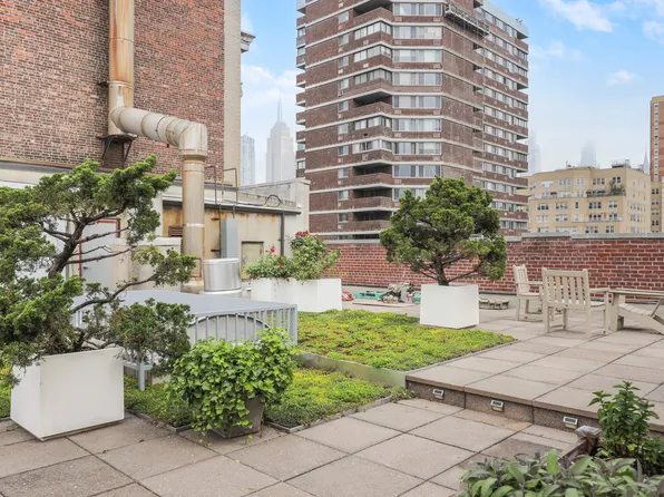 310 East 23rd Street 2B image 7 of 7
