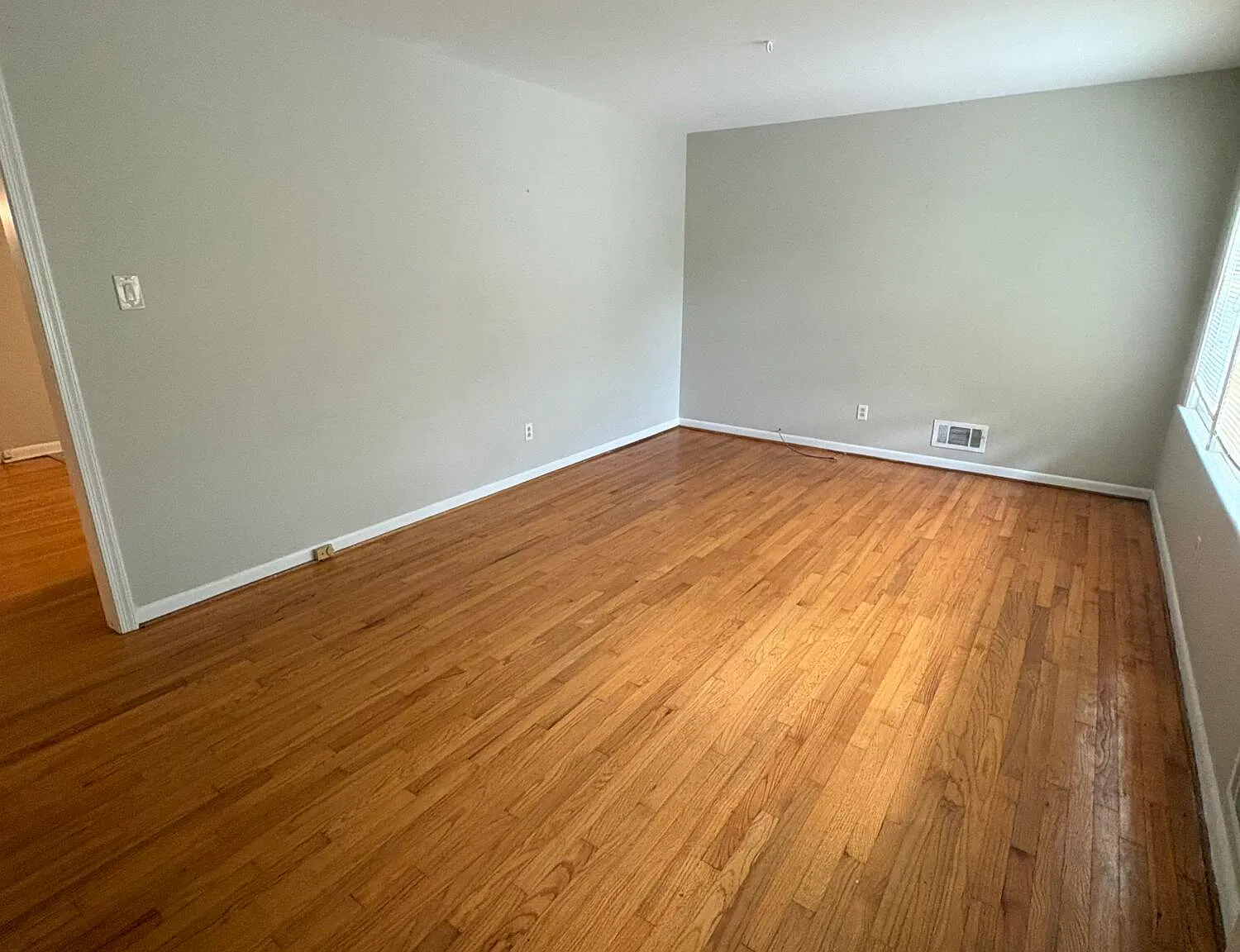3 bed, 2.0 bath, 1535 sqft, $2,100 — Photo 3