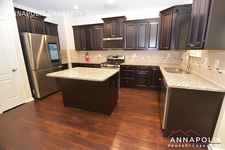 717 Millhouse Dr — Photo 2