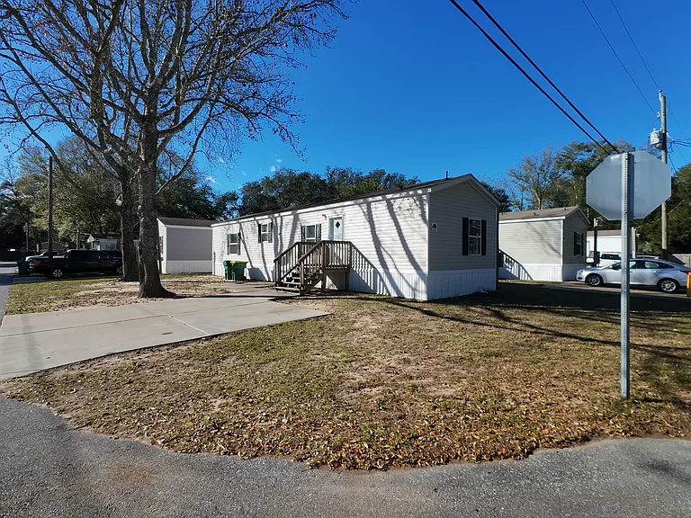 304 Reeves St #G4 — Photo 1