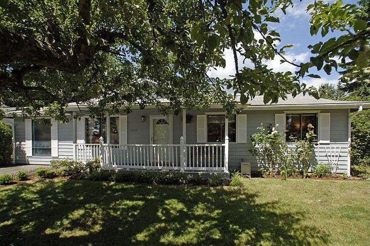 Close to Freeway, elem. school, parks and shopping