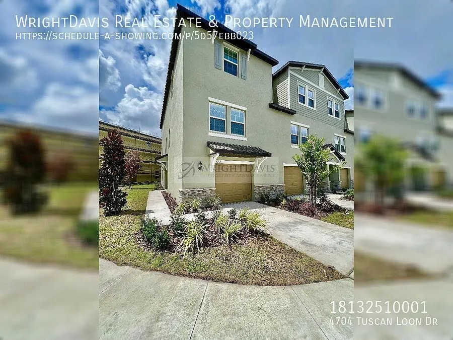 Palm River 3/2.5 Townhome — Photo 1