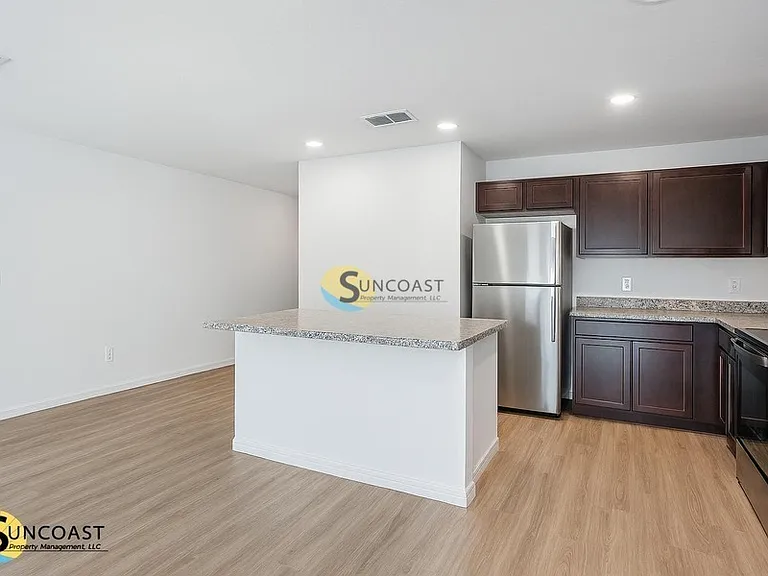 Ricker Villas — Photo 40