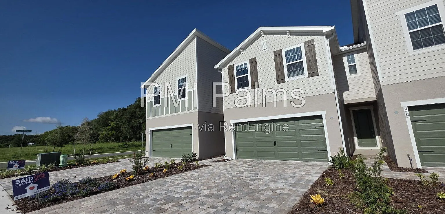 3 bed, 2.5 bath, 2213 sqft, $2,650 — Photo 3