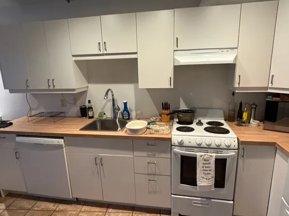 321 Railway St #202, Vancouver, BC V6A 1A4