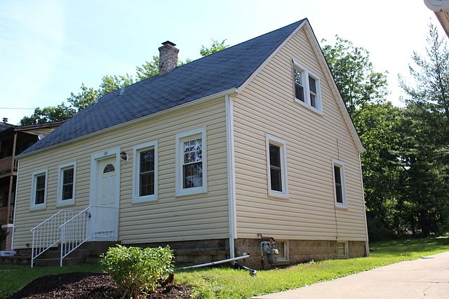 1st image of 159 Oakwood Dr