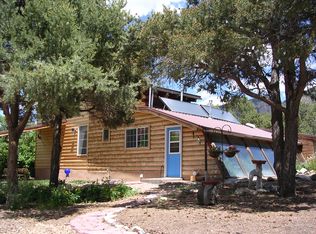 81 A Quintana Rd, Questa, NM 87556
