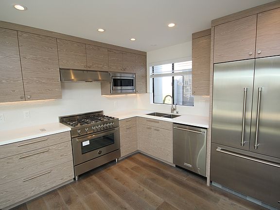 4th image of 832 28th Ave #B